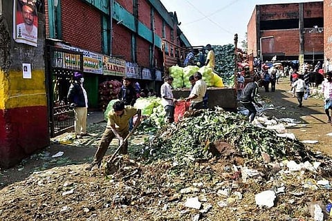 Bengaluru garbage piling up on the streets