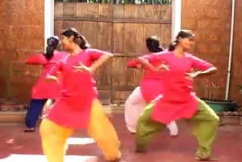 Bharatanatyam dancers give the ‘Friends’ theme song a classical twist