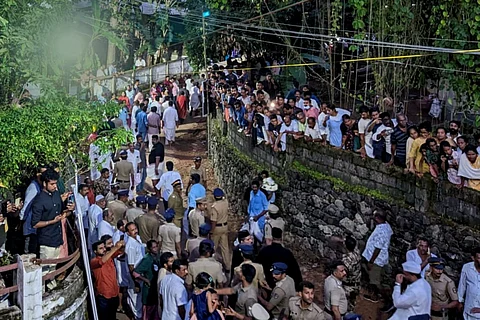 People gathered near Oommen Chandy's residence in Puthupally