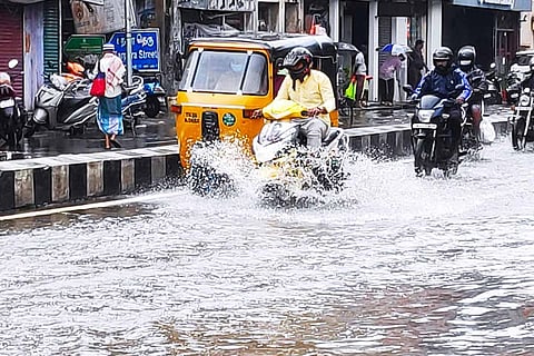 After rains, the vehicles snarl on waterlogged streets of Chennai