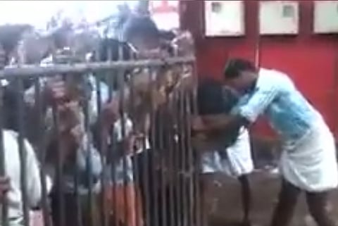 Video: Hordes of tipplers in Kerala create near-stampede by rushing into liquor outlet