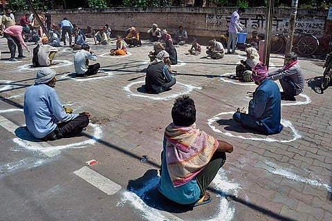 Scores of Hyderabad residents without ration cards fear hungry days ahead