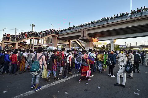 Seal inter-state borders, provide food and shelter to migrants: Centre to states