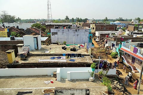 900 mn Indians live in 2 rooms or less