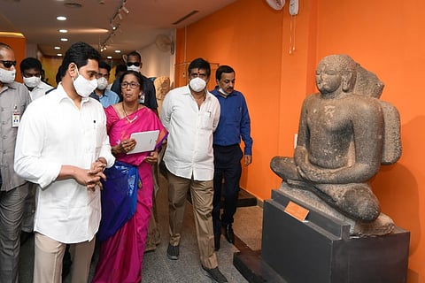Jagan inaugurating Bapu Museum.