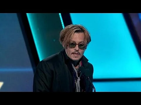 Johnny Depp seemingly drunk at the Hollywood Film Awards