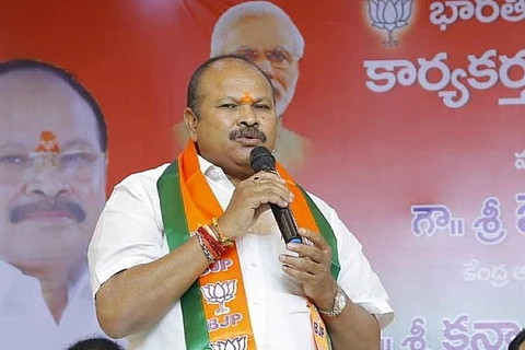 Kanna Lakshminarayana speaking at a BJP event