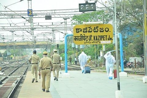 Couple who tried to hide quarantine stamp evicted from Bengaluru-Delhi train