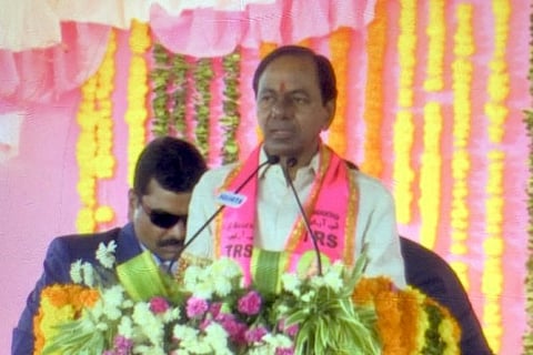 KCR non-committal on early elections, but blows poll bugle anyway at party rally