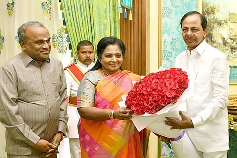 Telangana CM KCR meets Governor over RTC strike, discusses privatisation