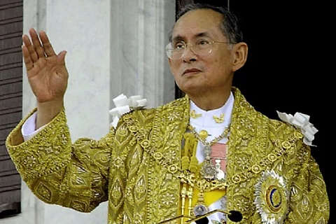 Thai king, world's longest-serving monarch, dies at 88