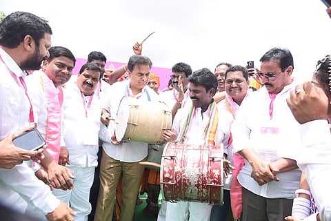 Ground report: Lakhs gather for KCR’s ‘Pragathi Nivedana' rally outside Hyderabad