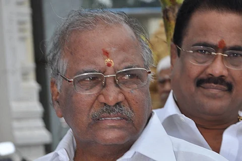 Madhusudhanan is AIADMK’s RK Nagar bye poll candidate, EPS-OPS finally reach consensus  