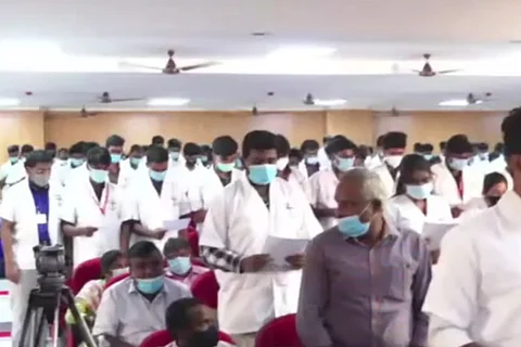 Students being administered the Maharshi Charak Shapath at Madurai Medical College