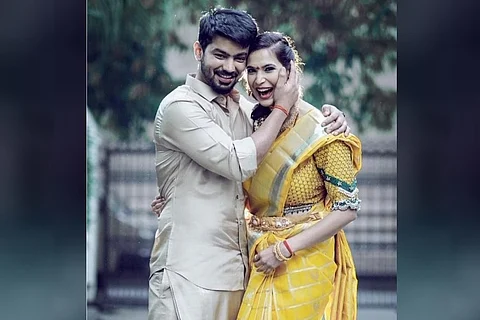 Mahat of Tamil 'Bigg Boss 2' fame gets engaged to girlfriend Prachi Mishra