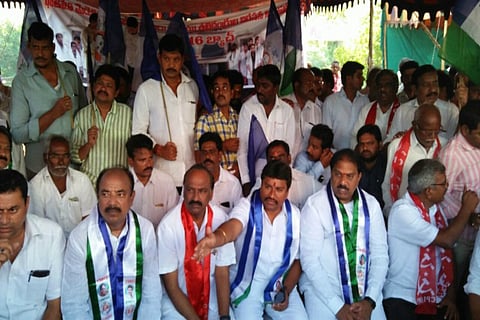 Congress, YSRCP blame CM Naidu for failure to get special status, vow to keep fighting