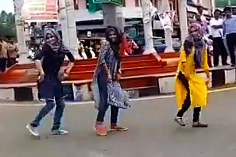 ‘End of world!’: Kerala Muslim girls dance in flash mob, fundamentalists are losing it