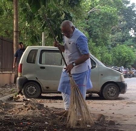 Tamilians prefer Modi over Sunny Leone