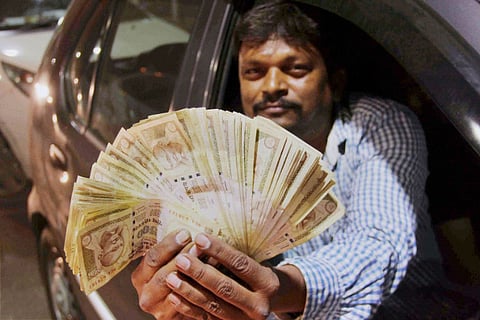 Till Monday end, you can use old currency to pay utility bills and essential services