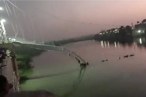 An image of the bridge after it collapsed