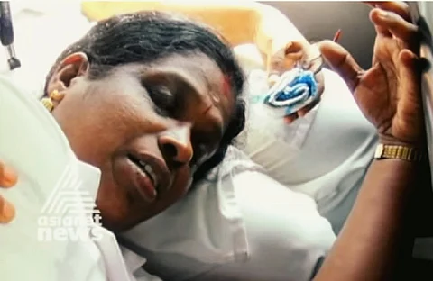 Goons with knives attack MR vaccination drive in Malappuram, fracture nurse’s arm