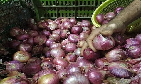 From tiffin centres to the supply chain, Hyderabad in tears over onion prices