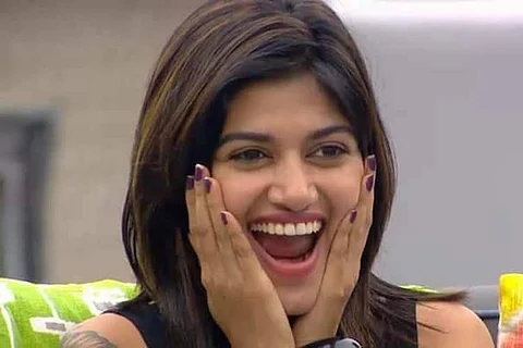 Oviya Army is celebrating as Julie gets humiliated for lying on Bigg Boss