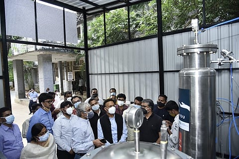 BBMP Commissioner Guarav Gupta inaugurating oxygen generation plant developed by IISc technology