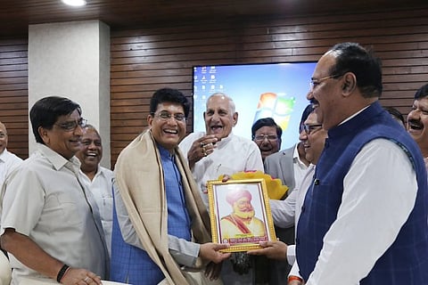 Traders' union meets Piyush Goyal, calls for immediate rollout of e-commerce policy