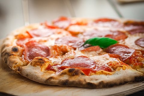 Social networks go retail: After Dominos, Pizza Hut US to accept orders on Facebook, Twitter