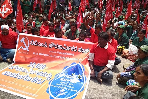 Bengaluru civic workers stage protest against BBMP over discriminatory work conditions