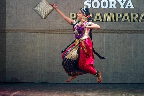 Prateeksha Kashi dances