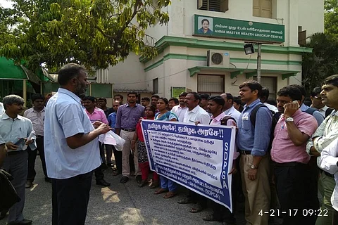  TN govt doctors protest against Madras HC’s order imposing MCI regulations for PG admissions