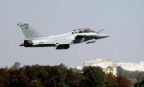 India signs deal with France to buy 36 Rafale jets