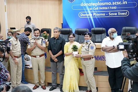 Director Rajamouli, his wife, Rama, and MM Keeravani participate in plasma donation