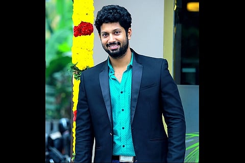 Faux complaint for fake note? Malayalam actor goes to Facebook instead of the police