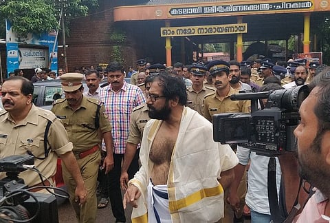 Kerala writer performs 'penance' for Kathua rape in temple, right wing activists protest