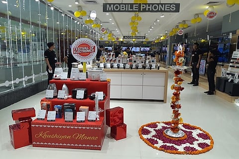 Smartphones, TV sales hit record highs in Diwali season