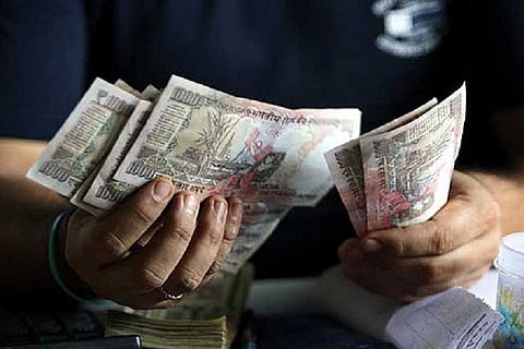 Five including bank staff arrested for trying to launder Rs 25 lakhs