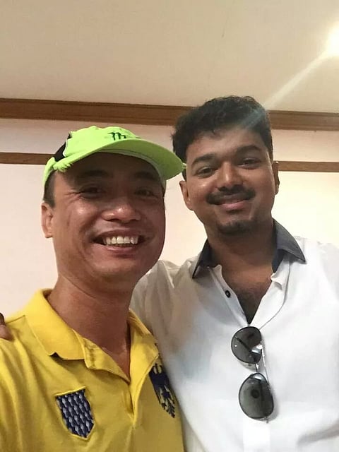 Let's take a Selfie Pulla - This Chinese guy's love for Tamil songs got him a selfie with Vijay