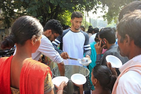 Meet the Hyderabadi student who distributes breakfast to hundreds every day