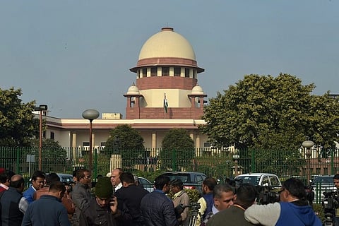 TN rebel MLAs to approach Supreme Court over split verdict in disqualification case
