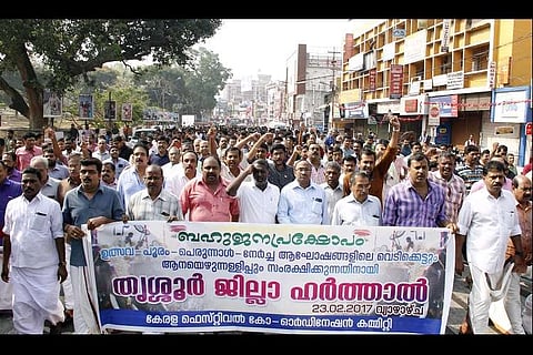 Restriction on Kerala temple fireworks: Festival organizers call for hartal in Thrissur