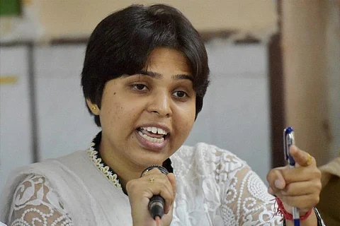 Trupti Desai reaches Kerala to visit Sabarimala, faces protests at Kochi airport