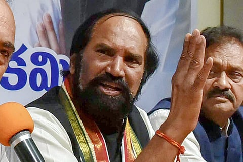 Telangana polls: Congress faces discontent as leaders quit to contest as independents