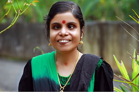 Singer Vaikom Vijayalakshmi to marry mimicry artist Anoop in October