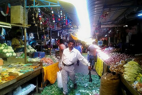 Not buying anything, people just want change: Small traders hit by dismal business