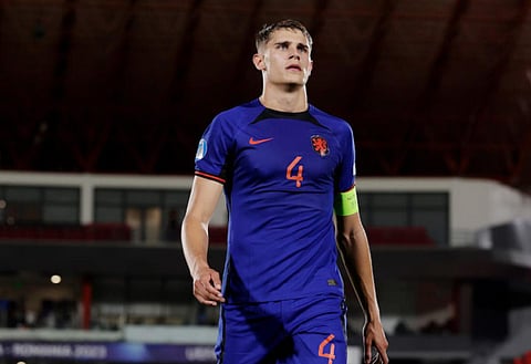 Micky van de Ven completes Tottenham medical, formal announcement to be made today - report