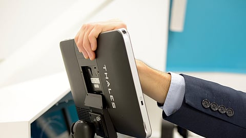 Air Arabia selects Thales for its fleet Electronic Flight Bag system