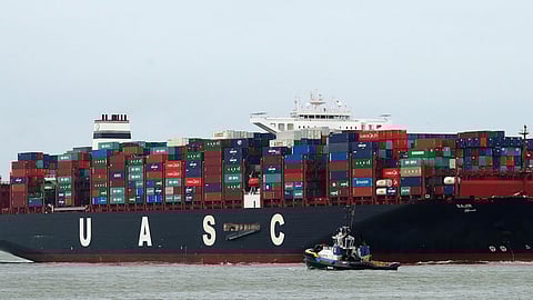 Hapag-Lloyd to LNG Retrofit 15000 TEU Vessel in ‘World First’